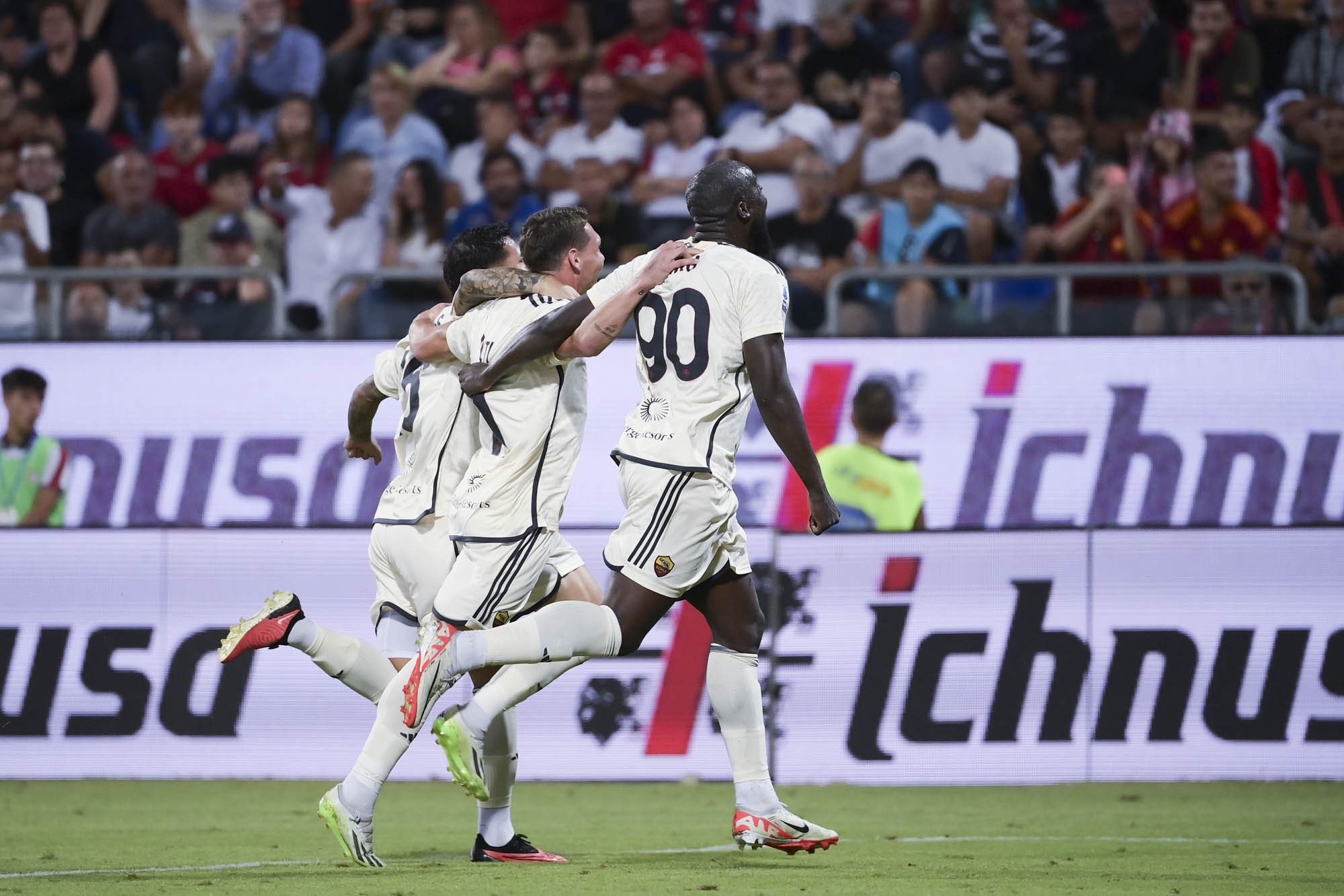 Η Ρόμα «βυθίζει» την Κάλιαρι – Τεσσάρα με Λουκάκου να… τσουρουφλίζει! (vid)