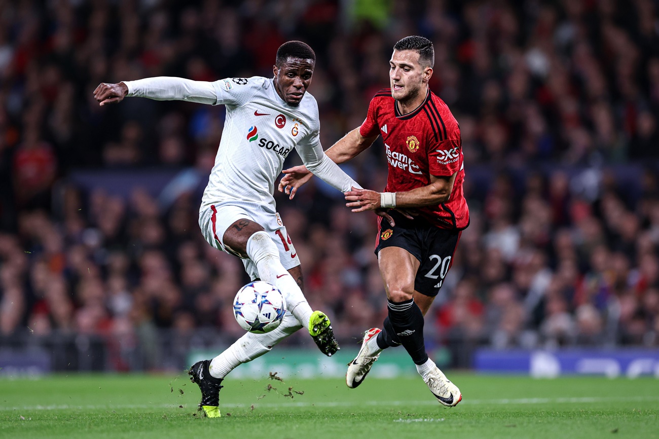 Ο Ζαχά πήρε την χαρά από το πρόσωπο του Χόιλουντ! (vids)