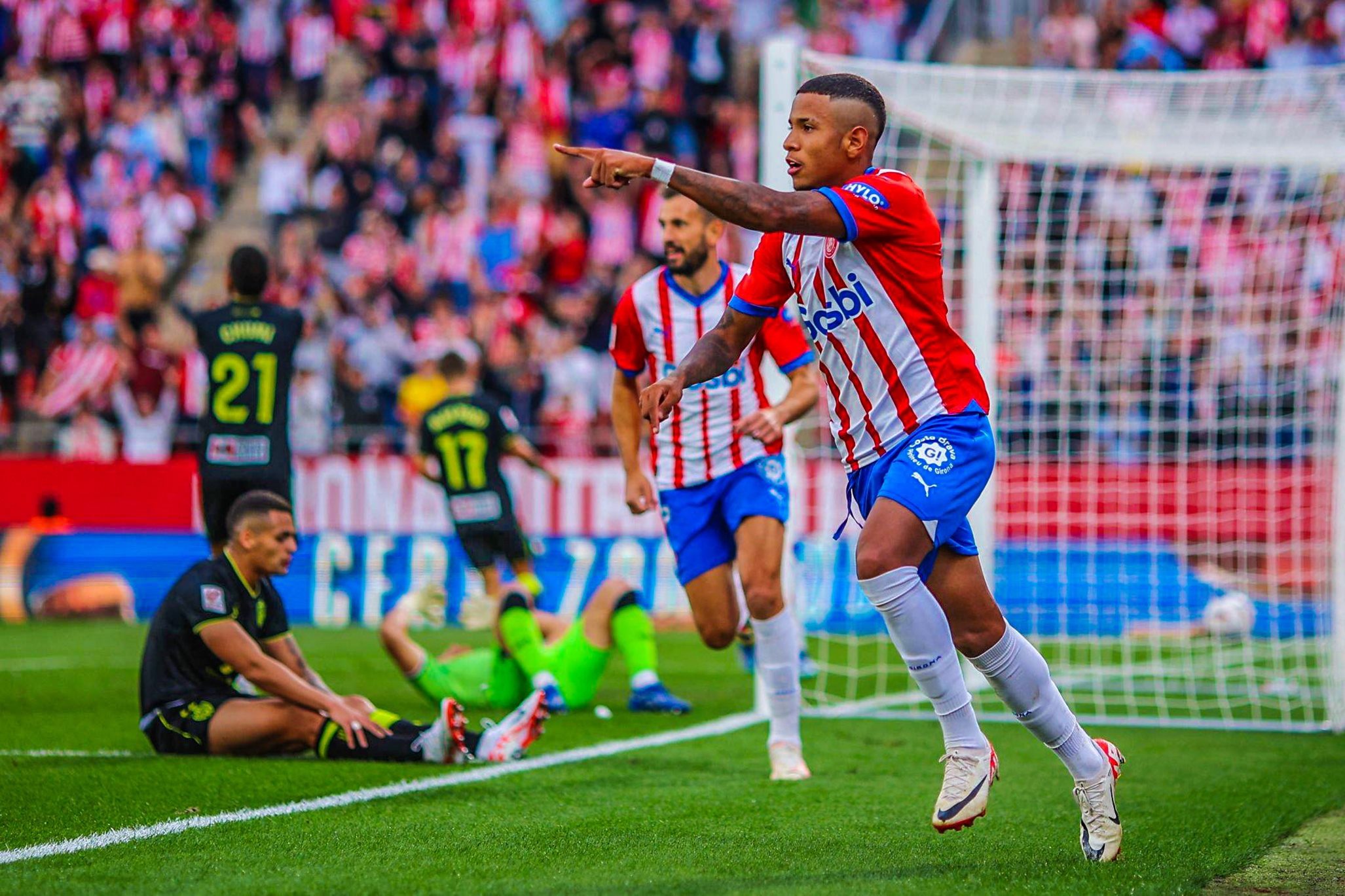 Η Χιρόνα πουλάει… τρέλα και πιάνει Ρεάλ Μαδρίτης στην κορυφή της La Liga! (vid)