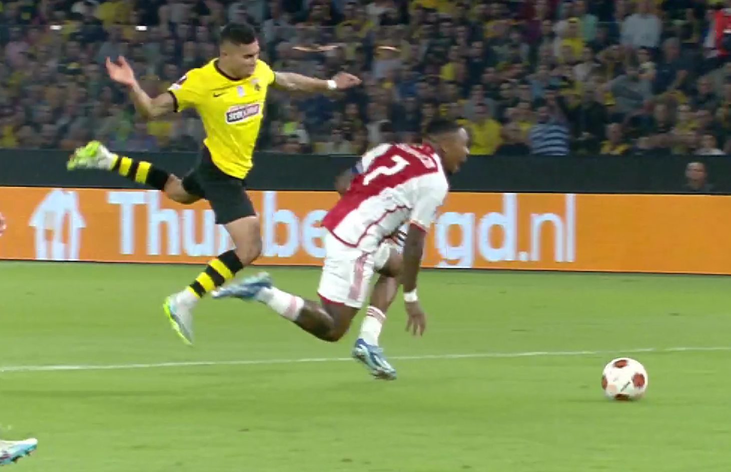 ΑΕΚ – Άγιαξ: Ο «Αίαντας» άνοιξε το σκορ με… αυστηρό πέναλτι (vid)