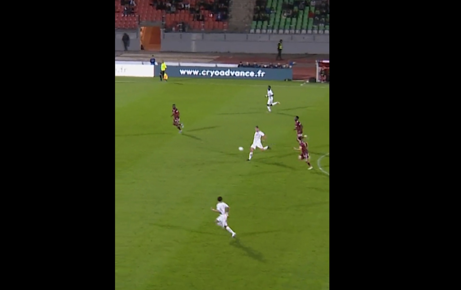 Ο ξεχασμένος Άντι Κάρολ είναι εδώ και σκοράρει από το κέντρο (vid)