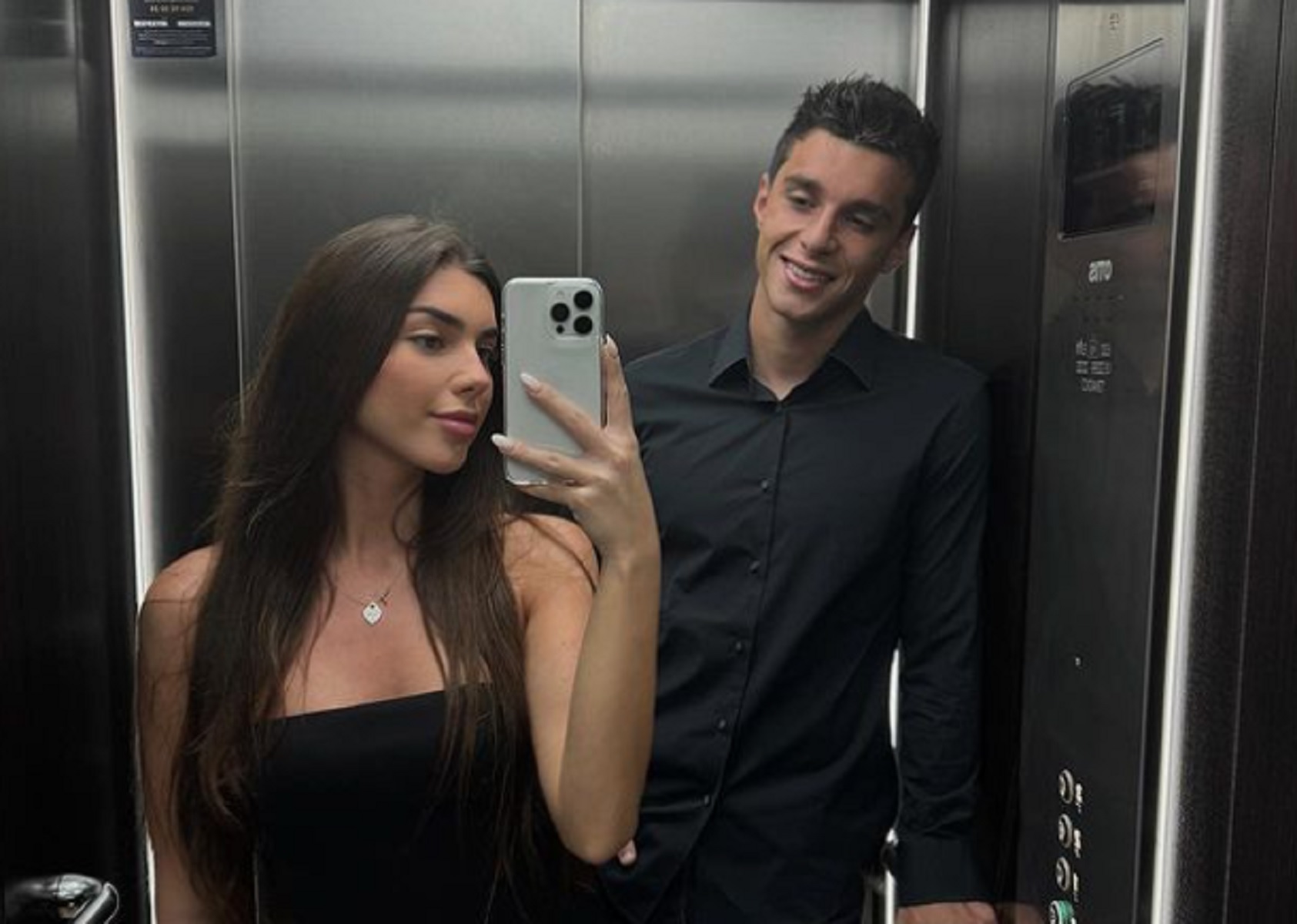 Ο Δουβίκας εκμεταλλεύτηκε το ρεπό και διακόπαρε στην Ίμπιζα (pics)