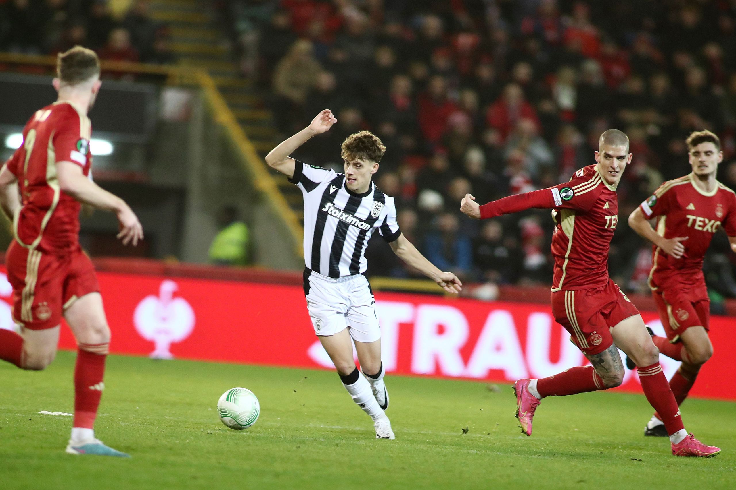 Και τώρα ποιος τον πιάνει: Οι μαγικές ενέργειες του Κωνσταντέλια! (vids)