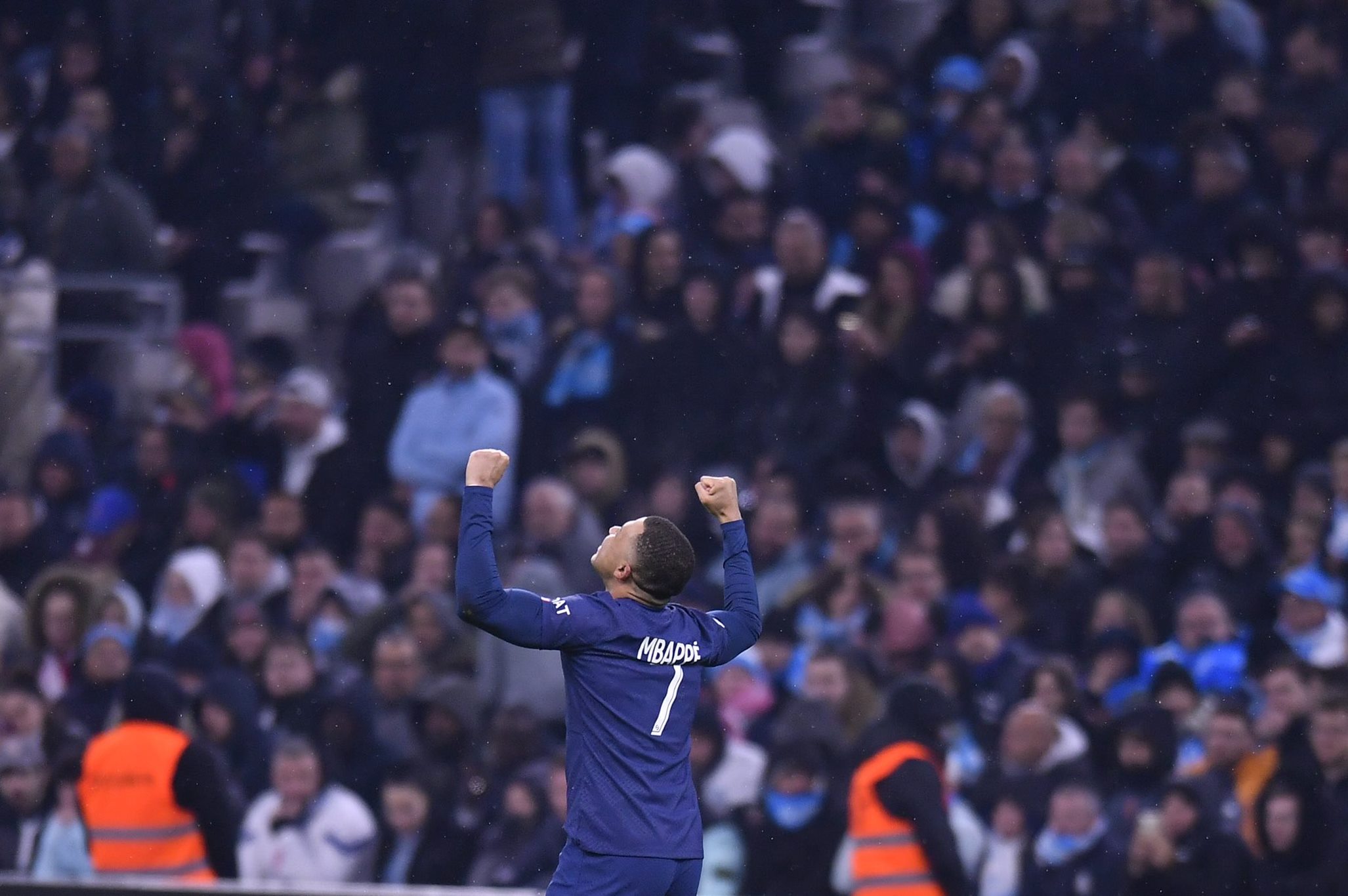 «Χόρεψε» την άμυνα της Μίλαν και εκτέλεσε υποδειγματικά ο Μπαπέ! (vid)