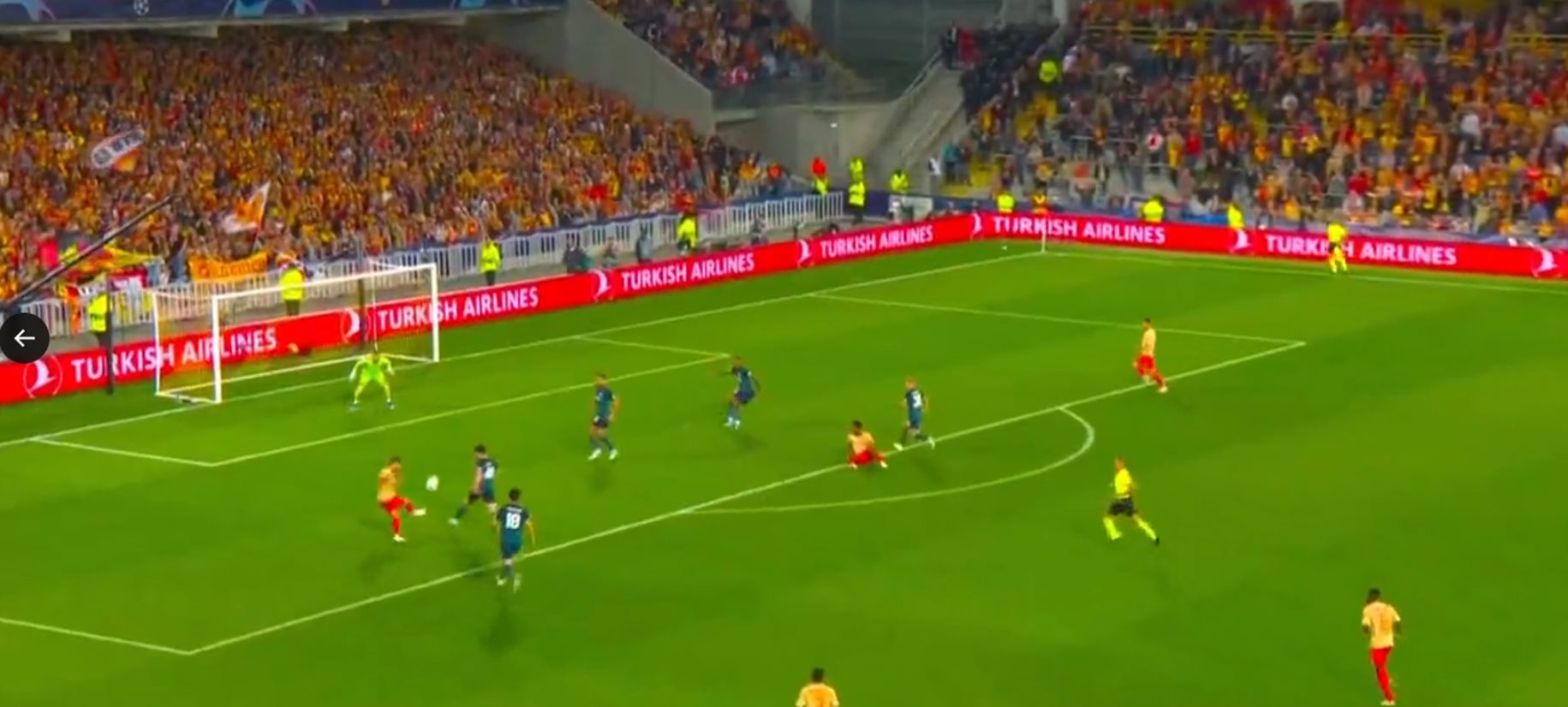 H Άρσεναλ πλήρωσε πολύ ακριβά το λάθος του Ράγια! (vid)