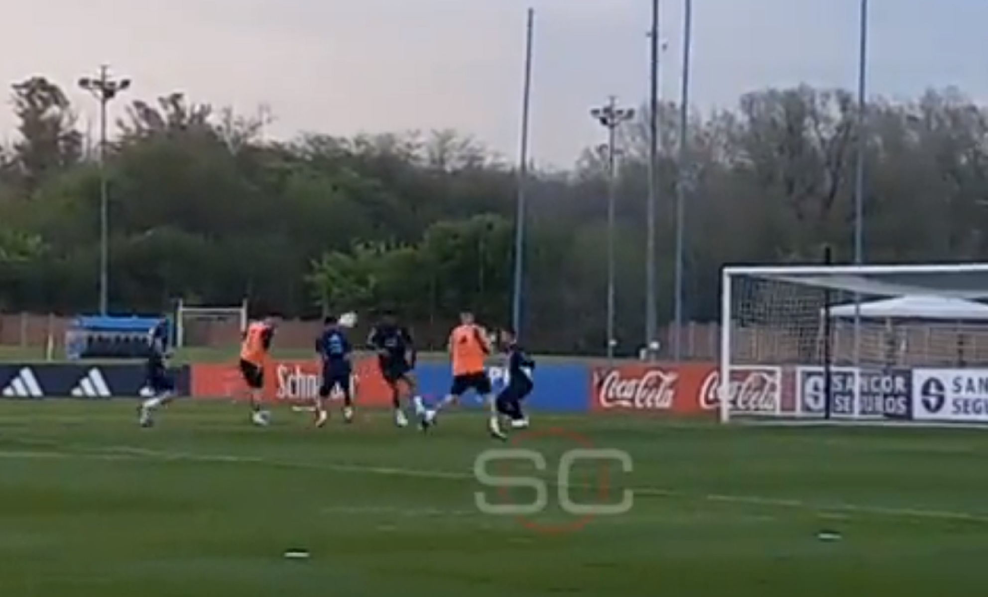 Μέσι: Επέστρεψε στην Αργεντινή με γκολάρα στη προπόνηση (vid)