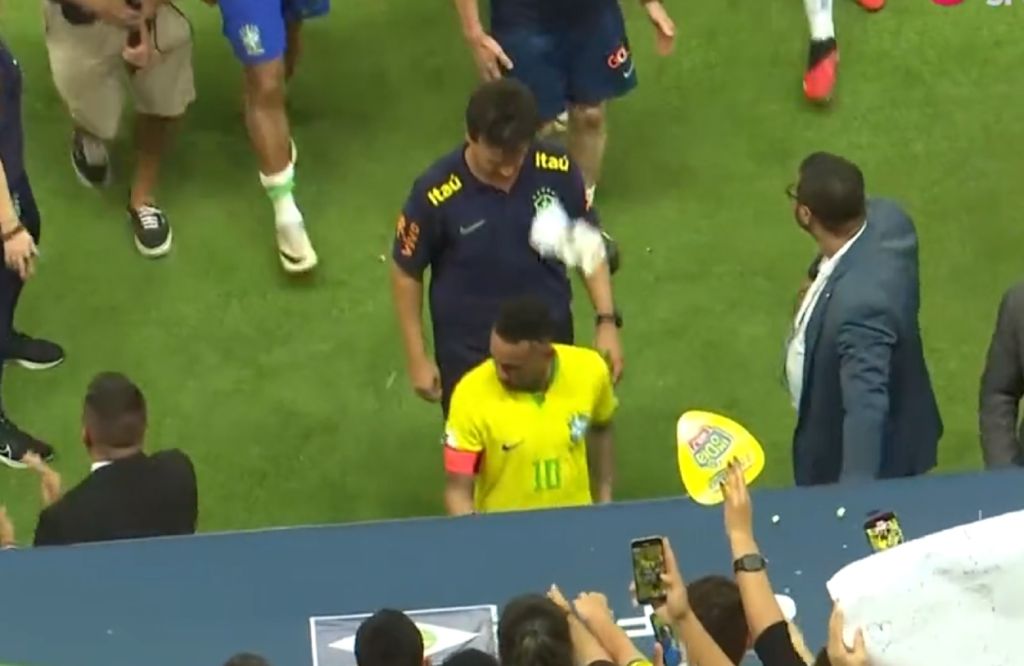 Θεατής πέταξε ποπ κορν στον Νεϊμάρ και αυτός τα… πήρε κρανίο (vid)