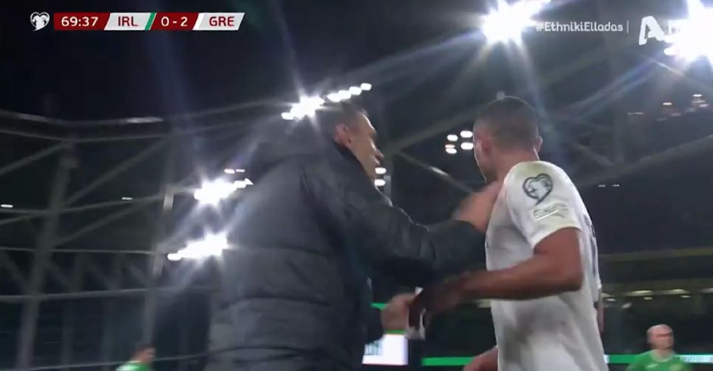 Τρελαμένος ο Πογιέτ: Έριξε… φάπες στον Γιακουμάκη! (vid)