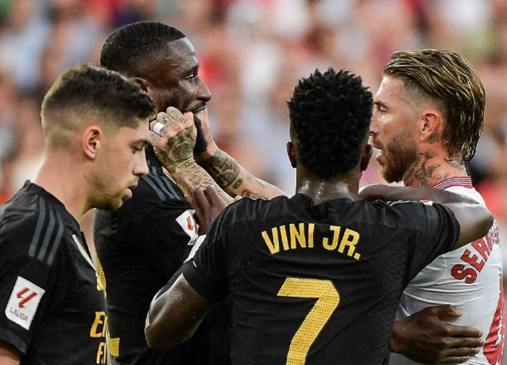 Σεβίλλη – Ρεάλ Μαδρίτης: Παραλίγο… μακελειό με πρωταγωνιστές Ράμος και Ρούντιγκερ (vid)