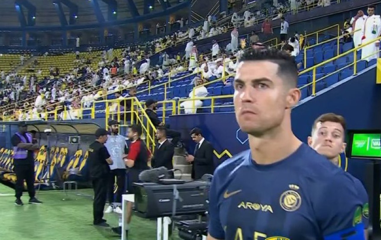 Απαράδεκτος Χέντερσον – Γλίτωσε την… κόκκινη και εξόργισε τον Κριστιάνο! (vid)