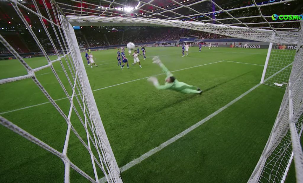 Ο Τσάβι Σίμονς έκανε το σουτ που πάντα ονειρευόσουν! (vid)