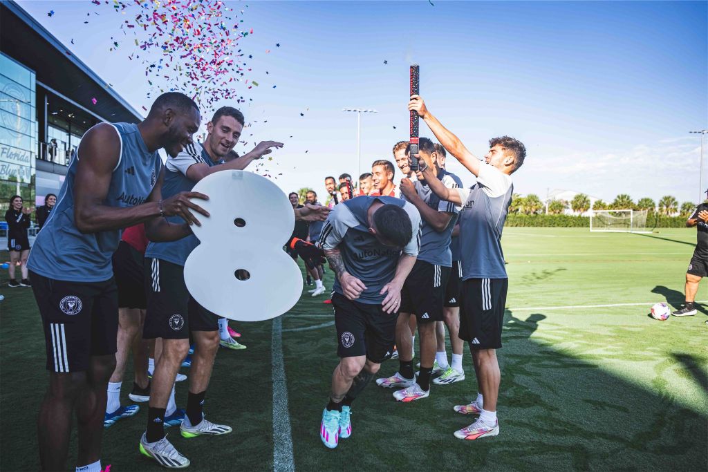 Χαμός στην προπόνηση της Ίντερ για… χάρη του Μέσι – Η τρελή υποδοχή (vid)