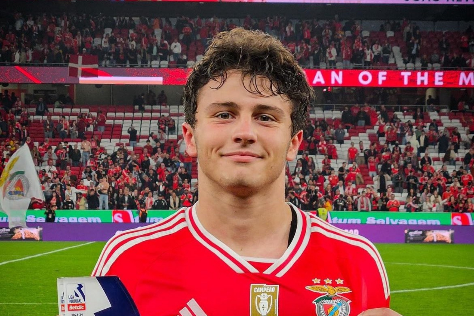 Η Γιουνάιτεντ έχει ως πρώτο στόχο το «διαμάντι» της Μπενφίκα!