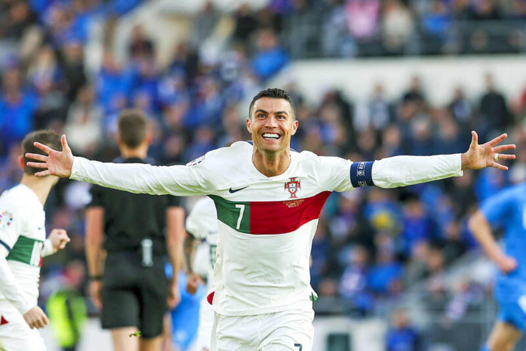 Το μήνυμα του Ρονάλντο ενόψει των προκριματικών του Euro 2024! (pic)
