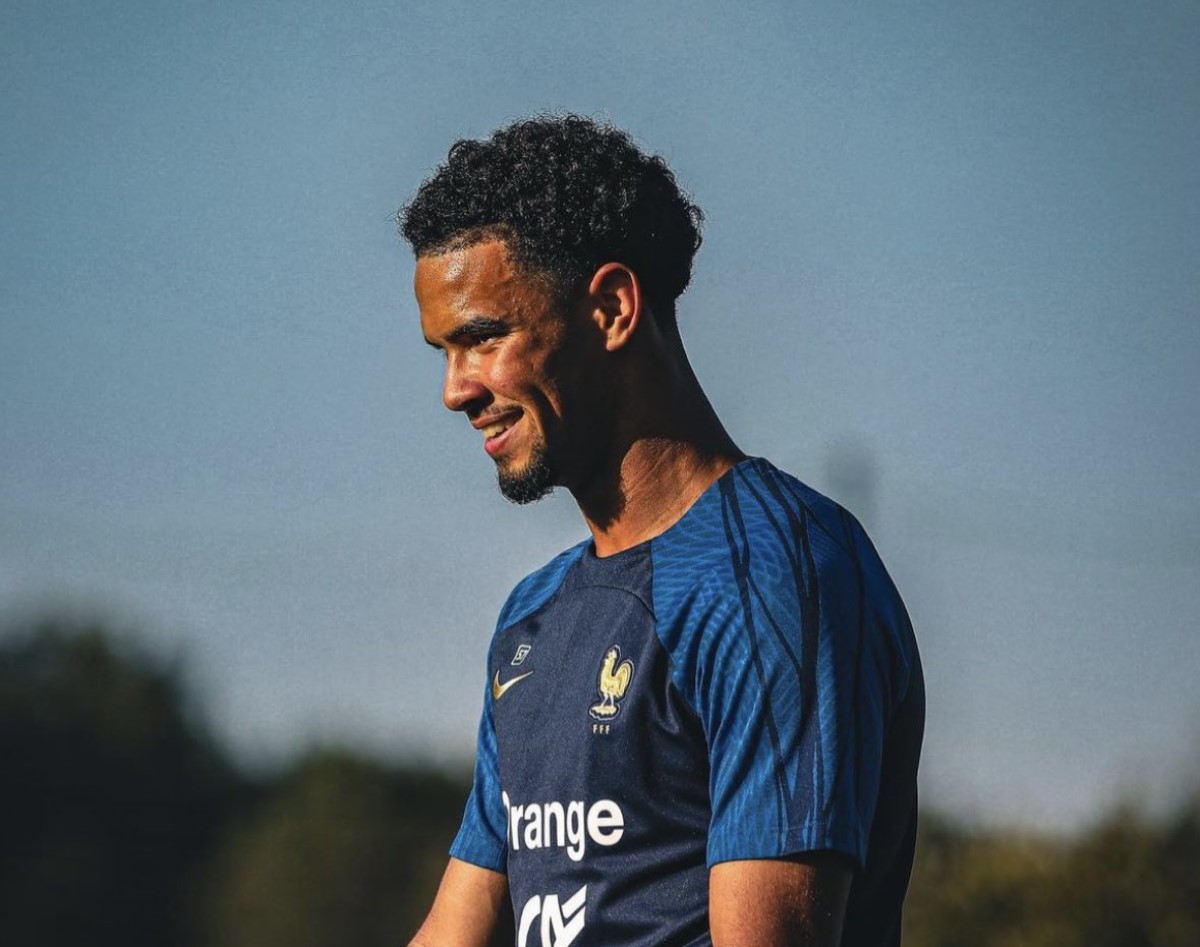 Γαλλία, το 17χρονο αστέρι γράφει ιστορία – Χαμός στην Παρί μετά την κλήση του! (vid)