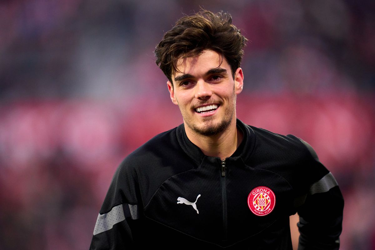 Μαγνητίζει τα βλέμματα το φουλ μπακ της Χιρόνα – Στην εξίσωση η Άρσεναλ!