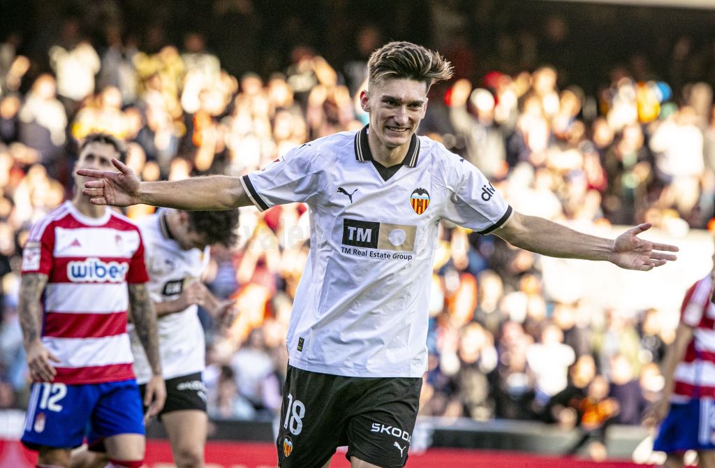 Μέσα πάει καλά η Βαλένθια κι όλο ανεβαίνει (vid)