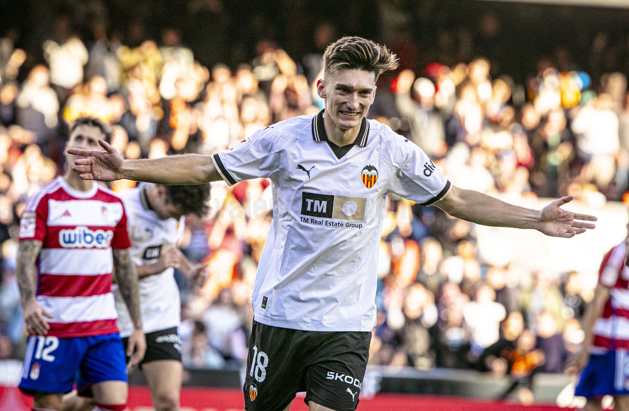 Μέσα πάει καλά η Βαλένθια κι όλο ανεβαίνει (vid)