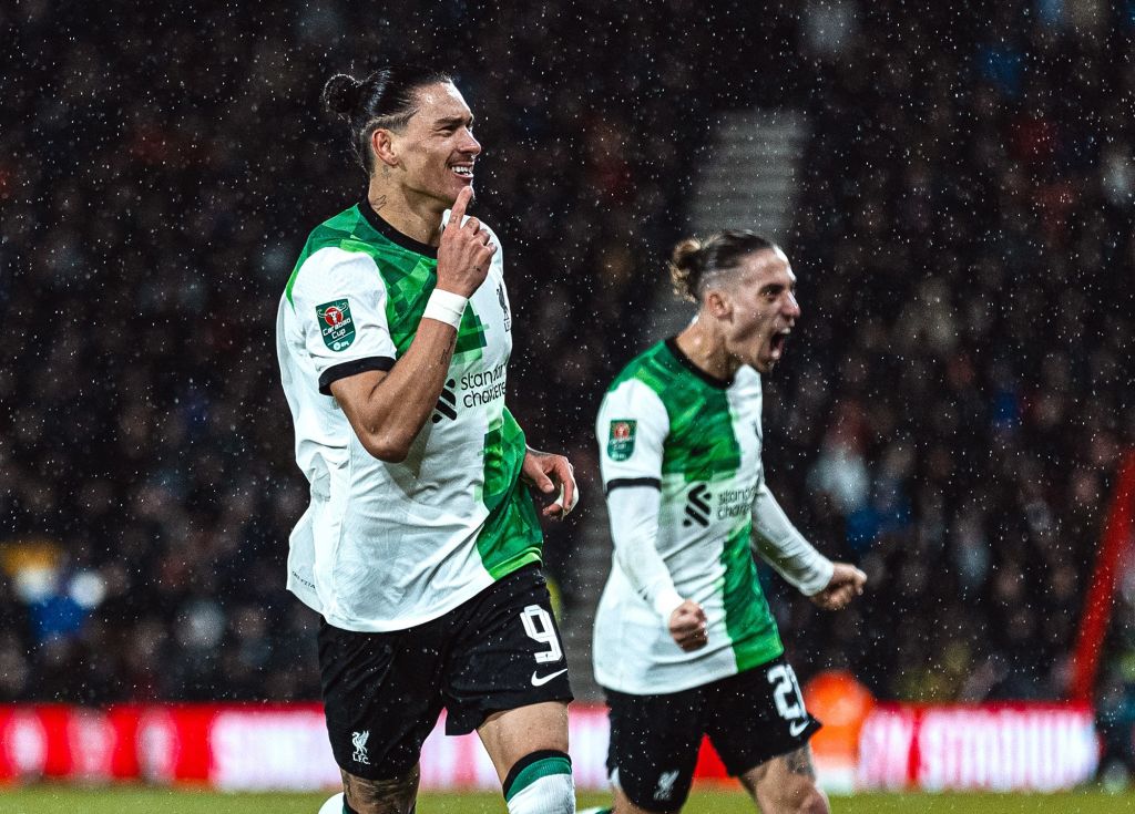 «Απέδρασε» από το «Βιτάλιτι» με… ζωγραφιά του Νούνιες η Λίβερπουλ! (vid)