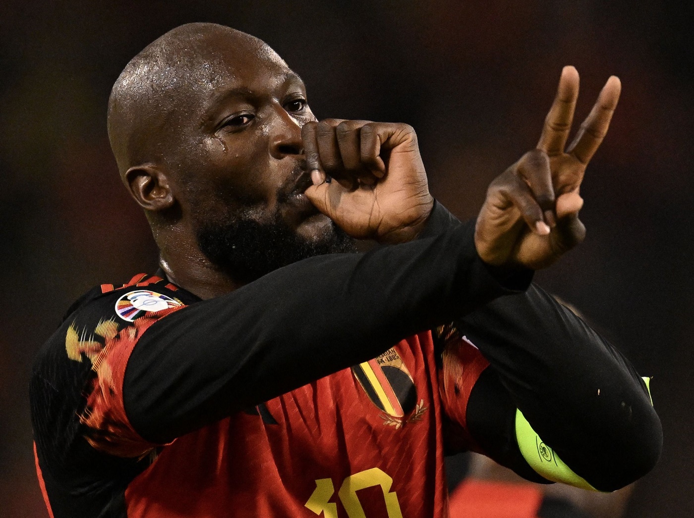 Οργίασε στα προκριματικά ο Λουκάκου και… πάτησε τον Λεβαντόφσκι!