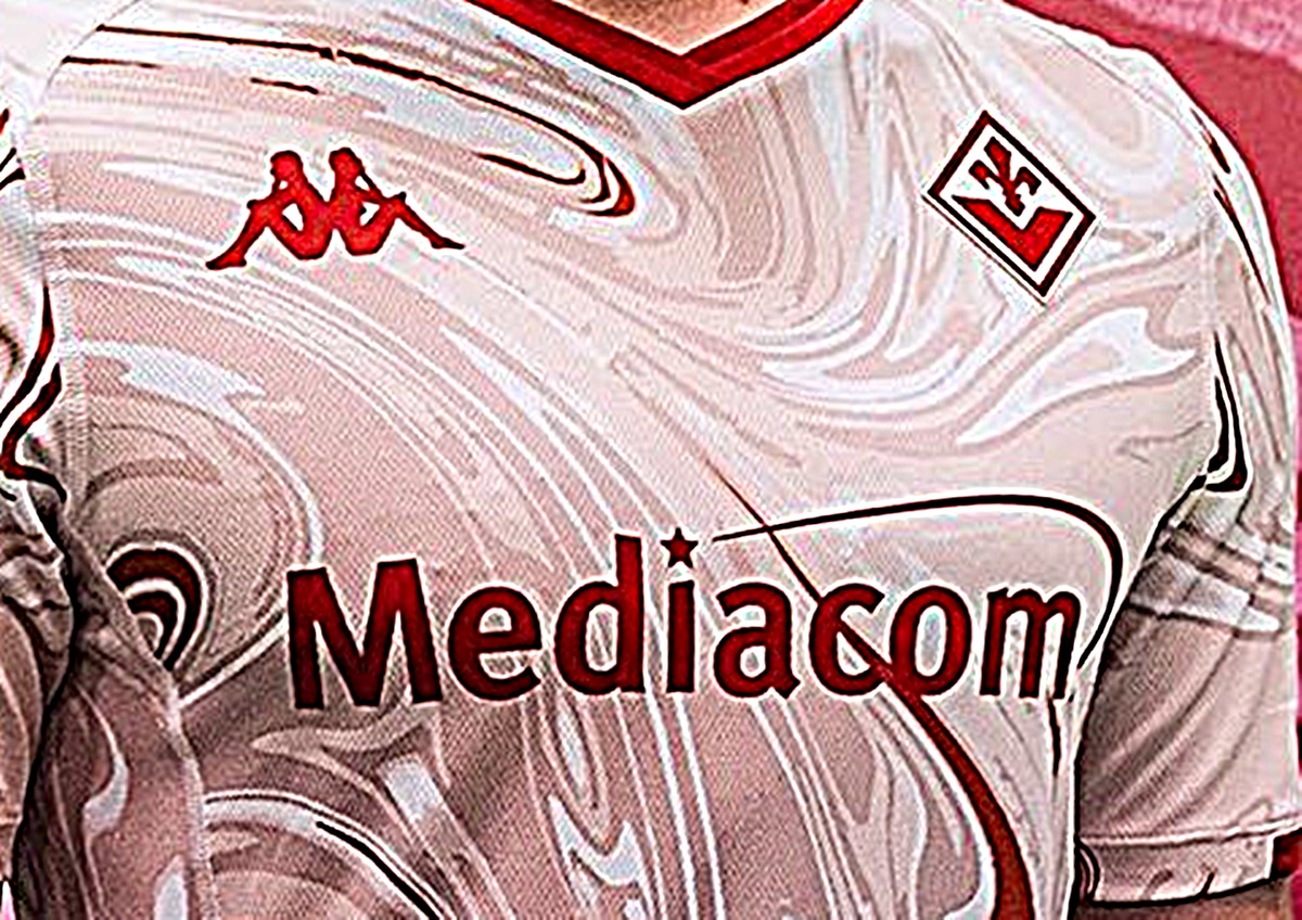 Έργο τέχνης η τέταρτη φανέλα της Φιορεντίνα! (pics)