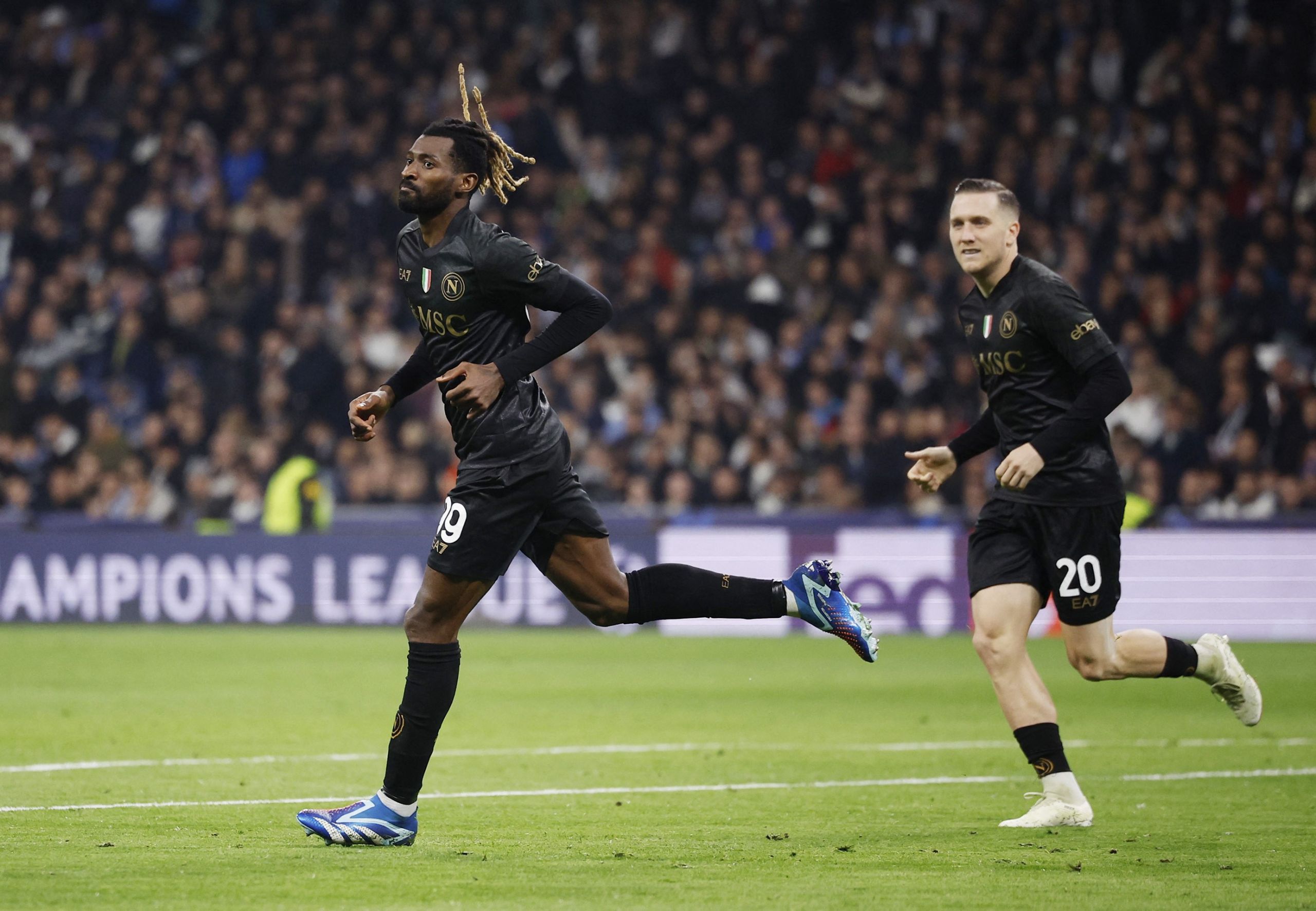 Θέλει πρόκριση από απόψε η Νάπολι, 2-2 με Ανγκισά στη Μαδρίτη! (vid)