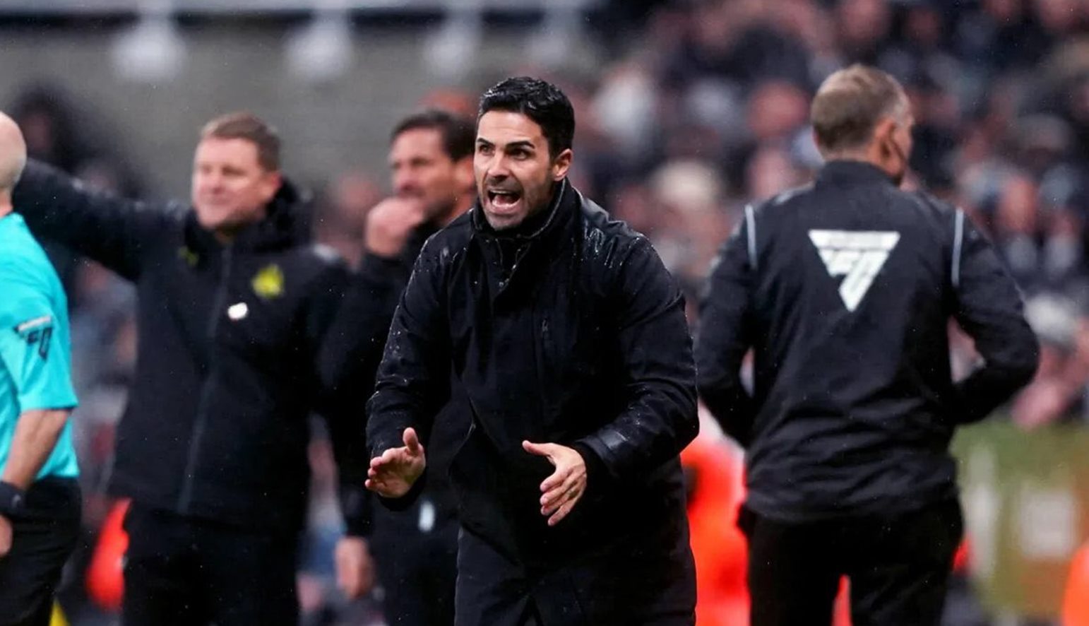 Μόνος του και όλοι τους: «Μπηχτές» από Ποστέκογλου – Ποτσετίνο σε Αρτέτα!