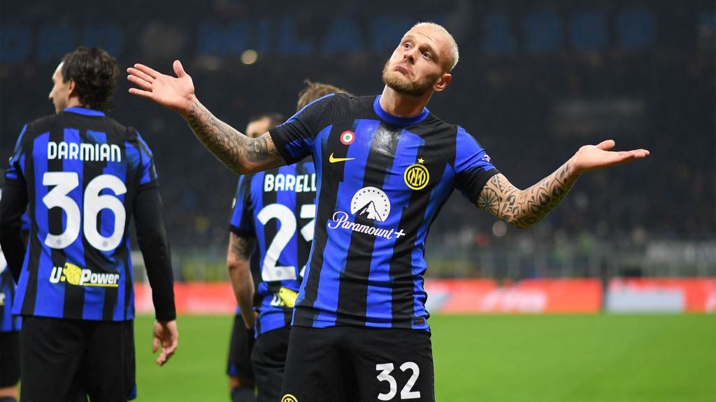 Δε χορταίνεται η γκολάρα του Ντιμάρκο – Το βραβείο Πούσκας στο… τσεπάκι του Ιταλού (vid)