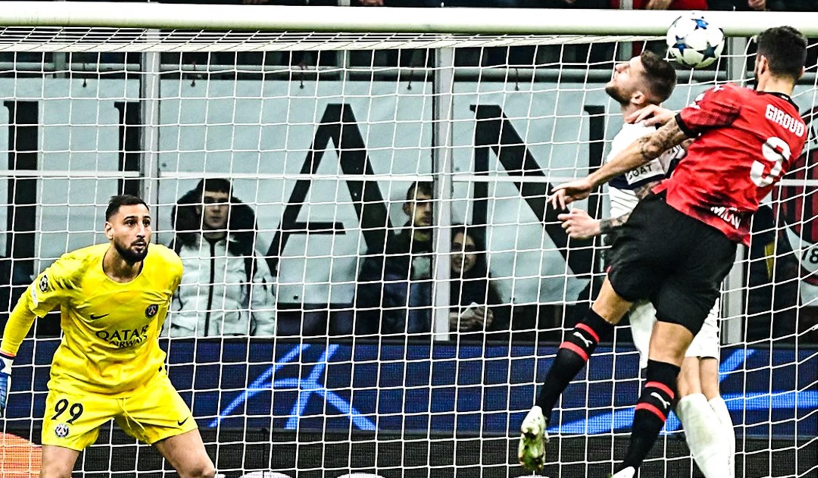 Μπαπέ, για πάρε μάτι τον… γέρο: Κεφαλιά για σεμινάριο από τον Ζιρού! (vid)