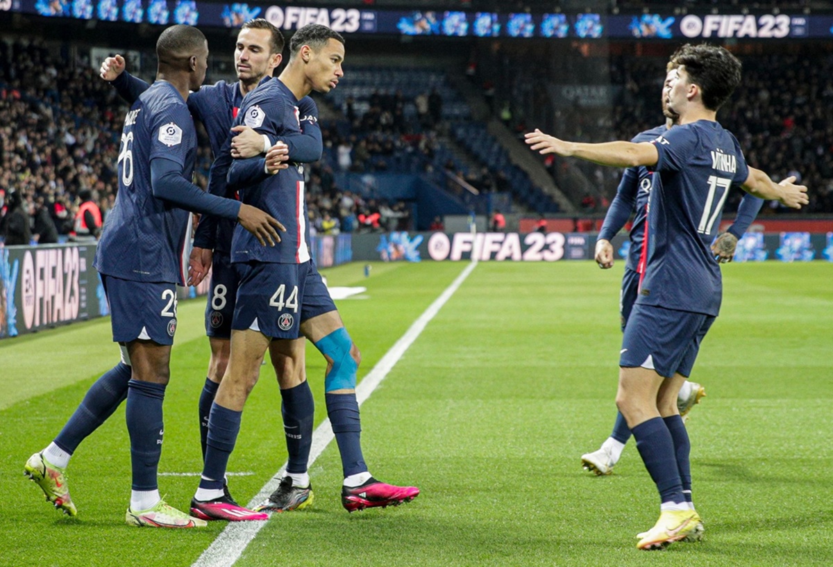 Η Παρί ιδεατά θέλει να πουλήσει όσο όσο δυο παίκτες τον Γενάρη!