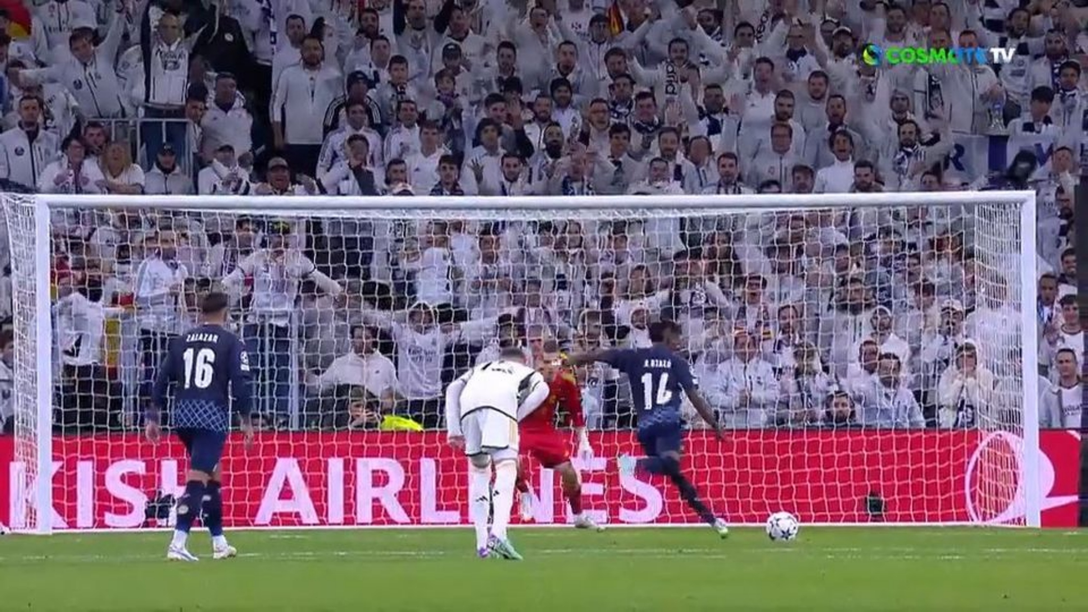 Τεράστια επέμβαση του Λούνιν – Έπιασε πέναλτι ο Ουκρανός! (vid)