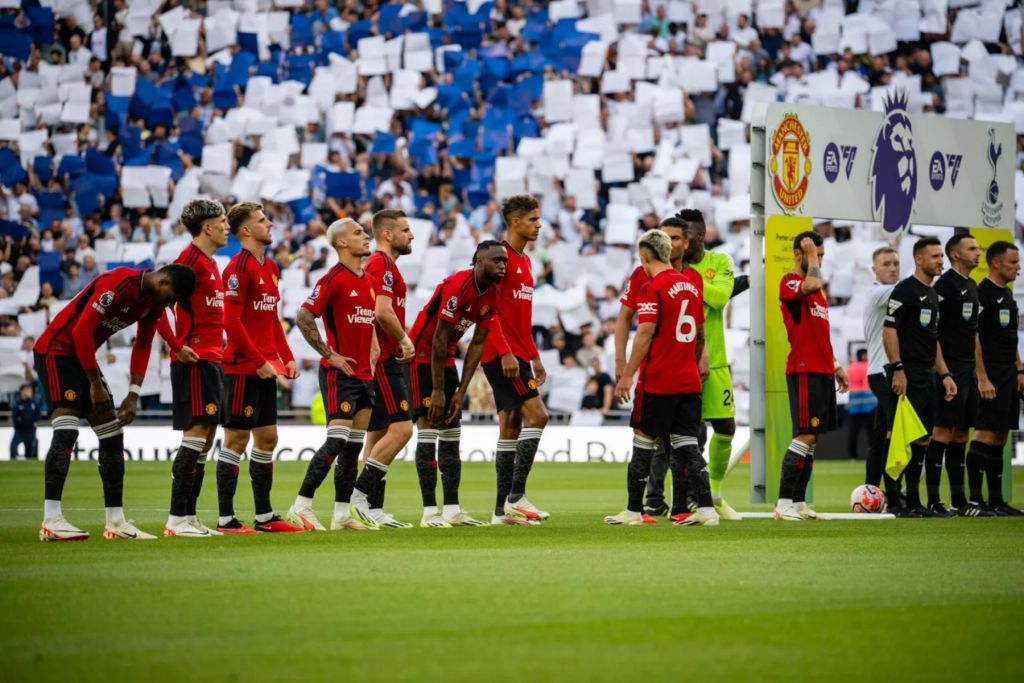 Η Μπάγερν θέλει άμεσα τον… θρύλο που έχει κόψει ο Τεν Χαγκ!