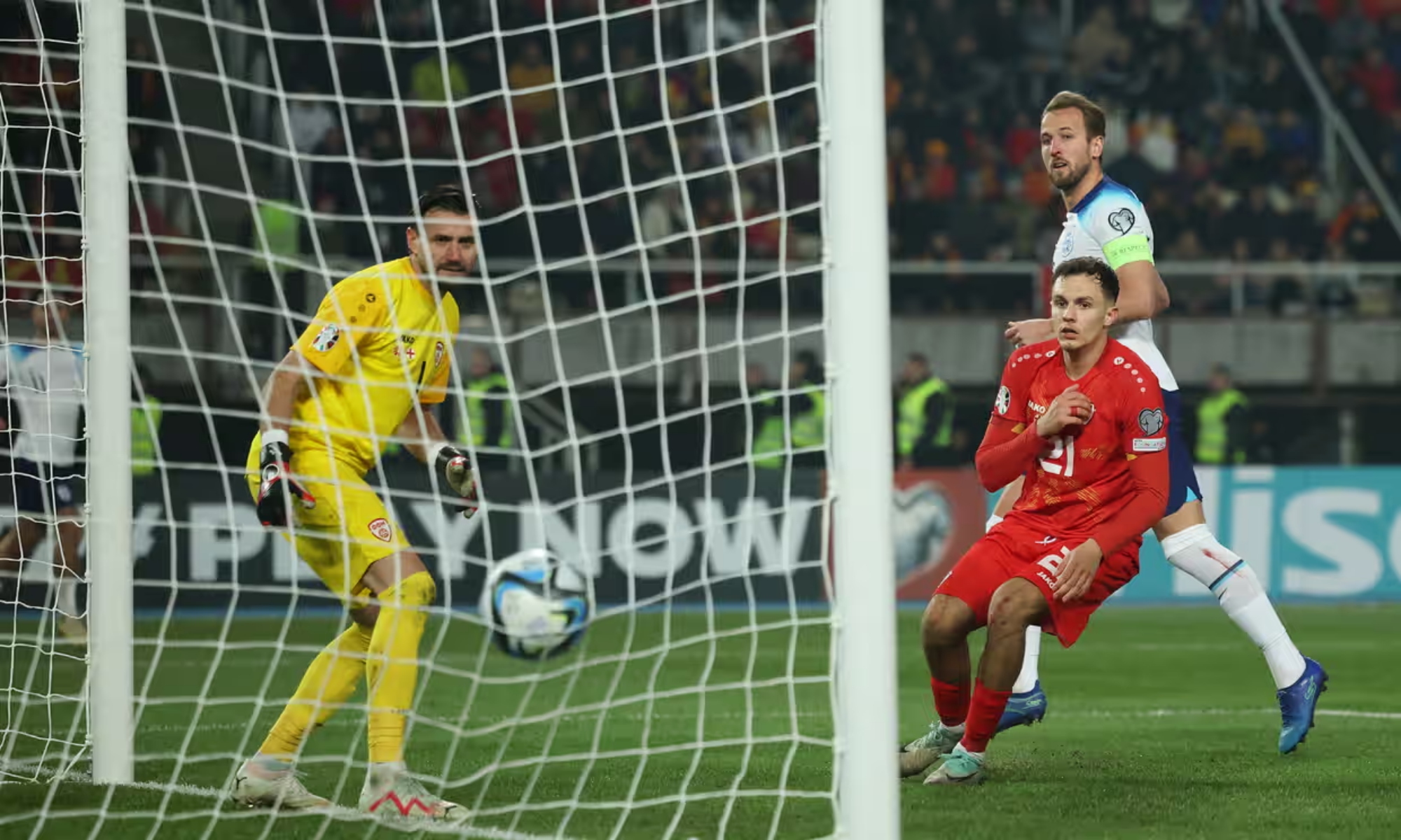 Η Αγγλία… πλήρωσε την αδιαφορία κόντρα στην Βόρεια Μακεδονία! (vid)