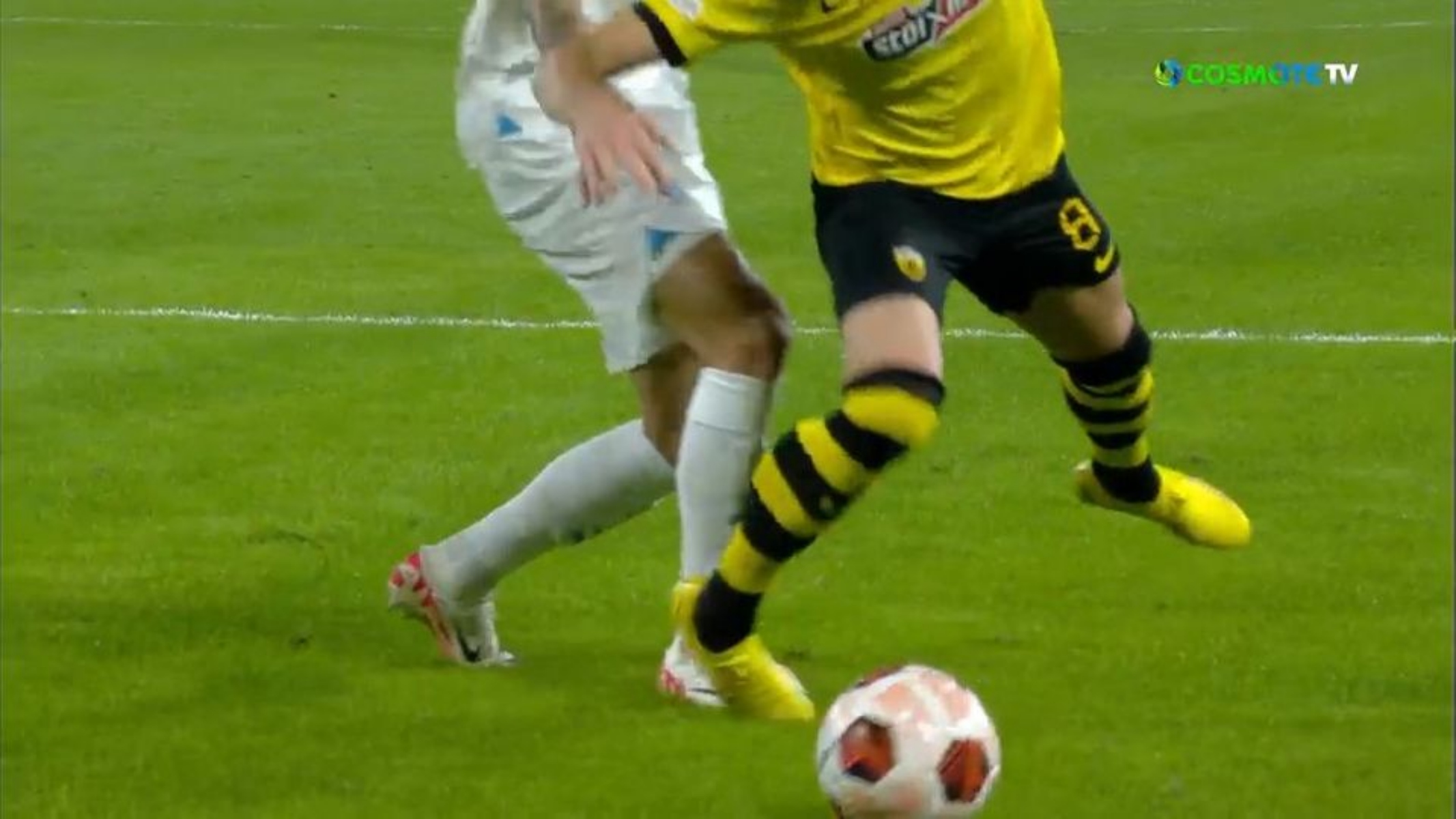 ΑΕΚ: Ο Γκατσίνοβιτς… βούτηξε και τιμωρήθηκε με κάρτα! (vid)