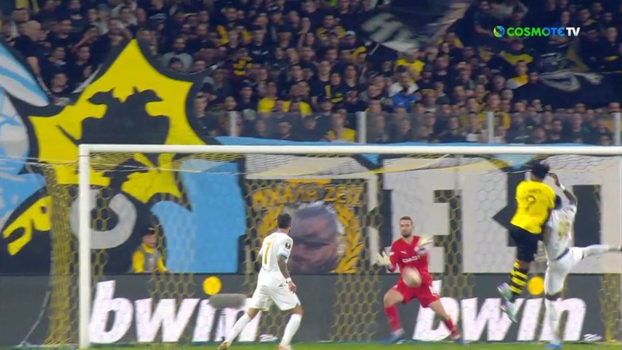 ΑΝΕΠΑΝΑΛΗΠΤΗ ευκαιρία για Λιβάι – Δεν σκόραρε από το… μισό μέτρο! (vid)