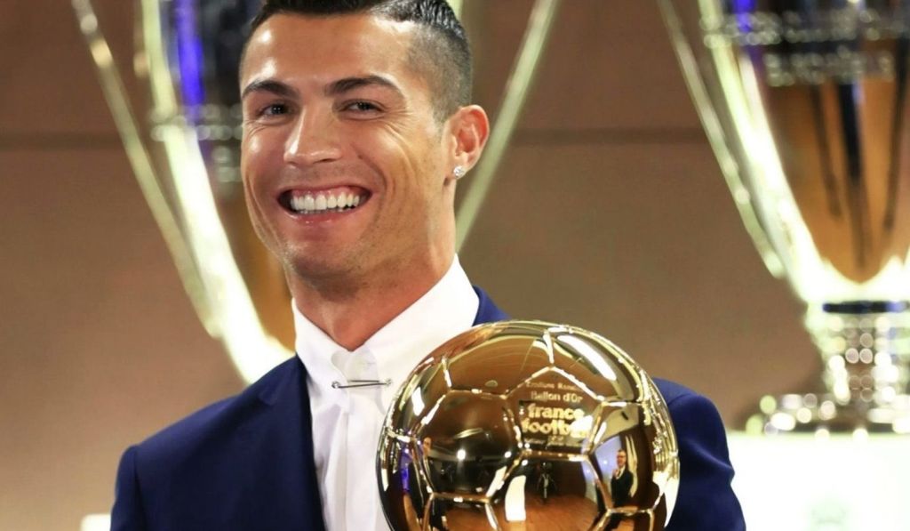 «Ο Κριστιάνο πήρε με το σπαθί του τη “Χρυσή Μπάλα” δεν του τη… χάρισαν!» (pic)