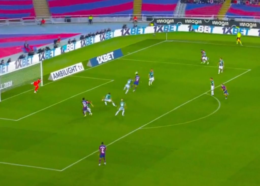 Τύφλα να χει το πλασέ – Κεφαλιά… αριστούργημα του Λεβαντόφσκι (vid)