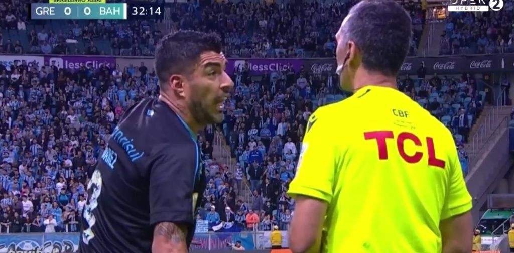 Τρελάθηκε ο Σουάρες: Απίστευτα νεύρα για το πέναλτι που δεν πήρε! (vid)