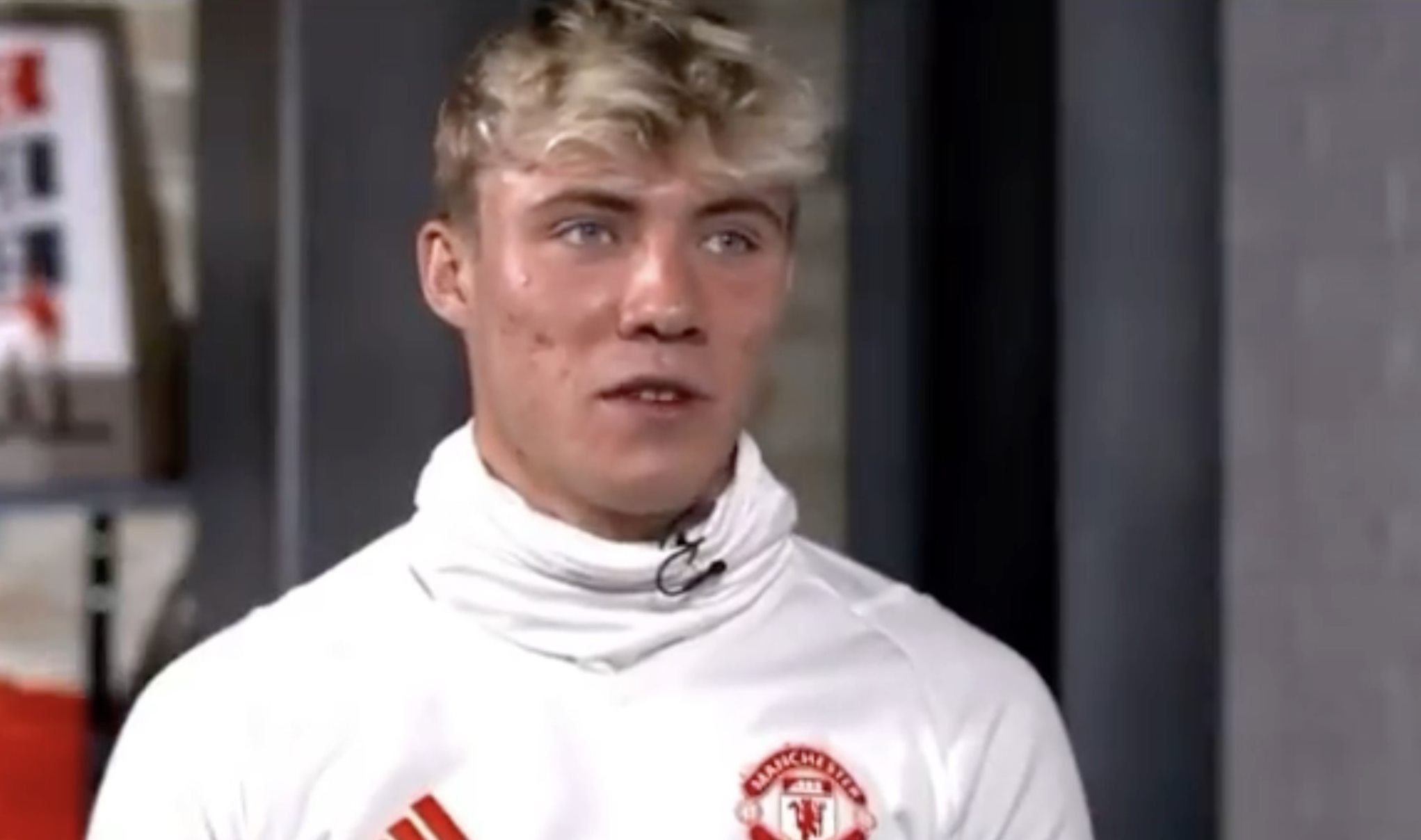 Έχει… τσίπα ο Χόιλουντ: «Ζητάμε συγγνώμη για τη ξεφτίλα!» (pic)