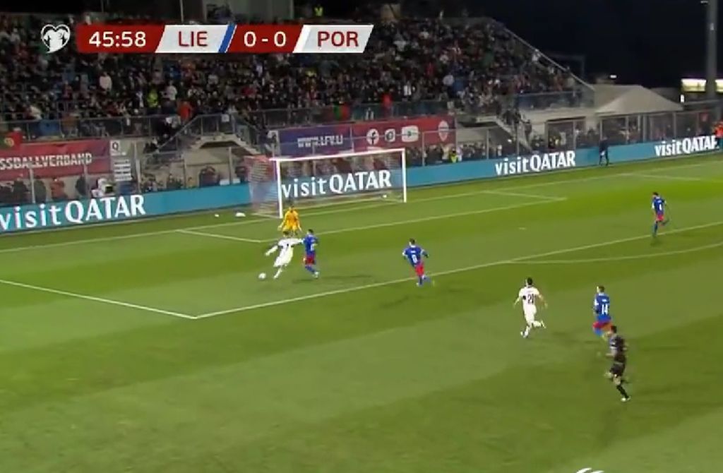 «Σφαιράτος» σαν έφηβος ο 38χρονος Κριστιάνο και γκολάρα με υποδειγματικό σουτ! (vid)