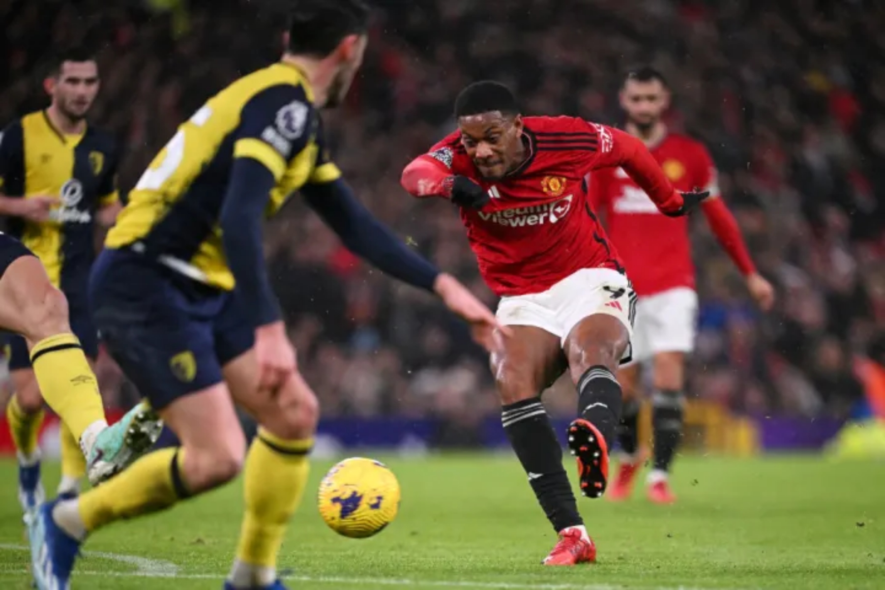 Γιουνάιτεντ: Οι οπαδοί… χειροκρότησαν την αλλαγή του Μαρσιάλ!