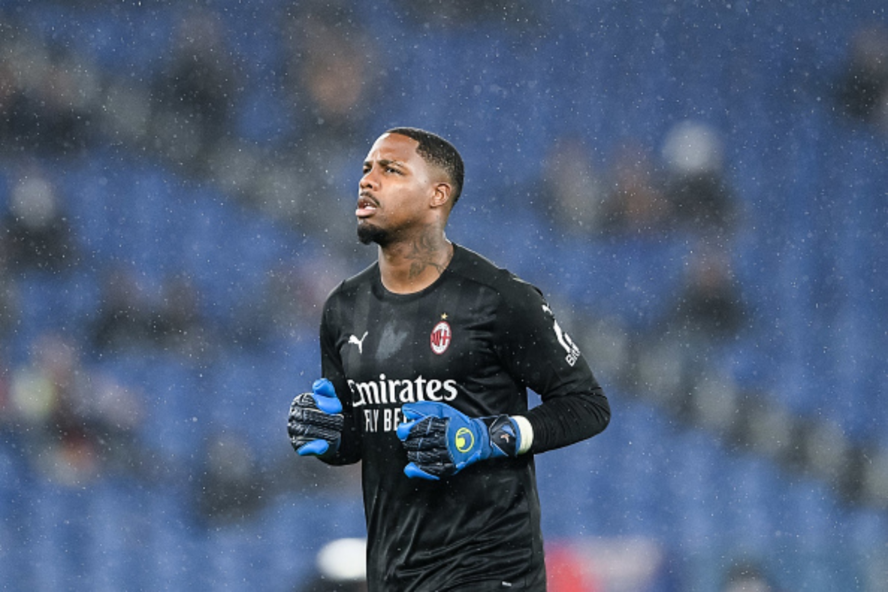 Όλη η Ευρώπη… σφάζεται για τον «Κέρβερο» της Μίλαν!