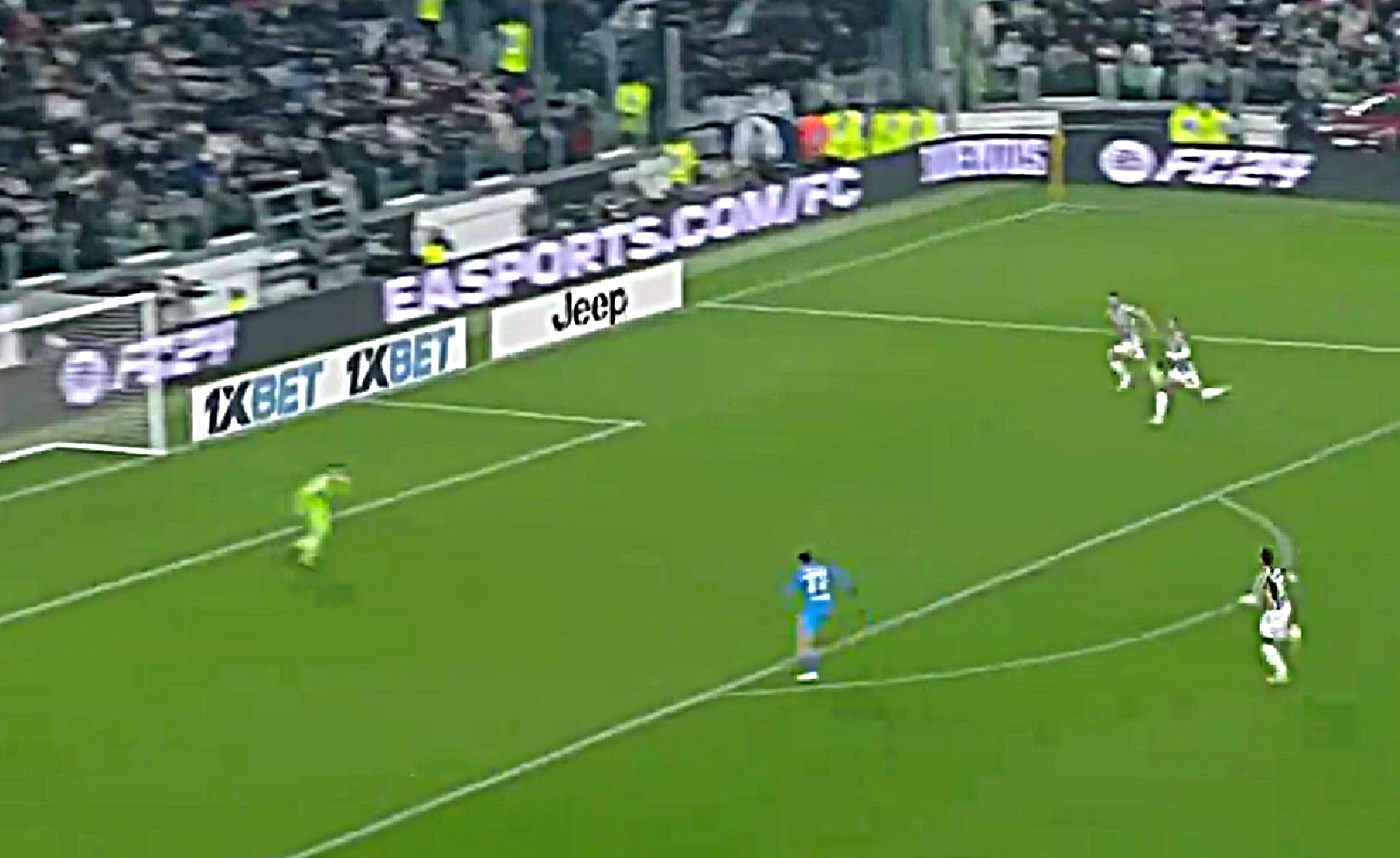 Αδιανόητος Κβαρατσχέλια – Έχασε σίγουρο γκολ με ένα στρέμμα γήπεδο γύρω του! (vid)