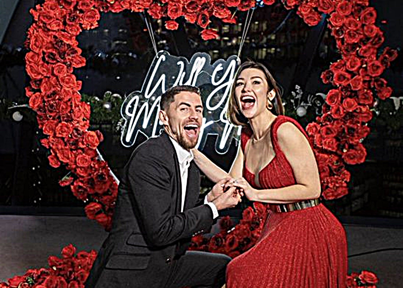 Χαρές για Ζορζίνιο, αρραβωνιάστηκε την κούκλα σύντροφό του και πρώην του Τζουντ Λο (pics)