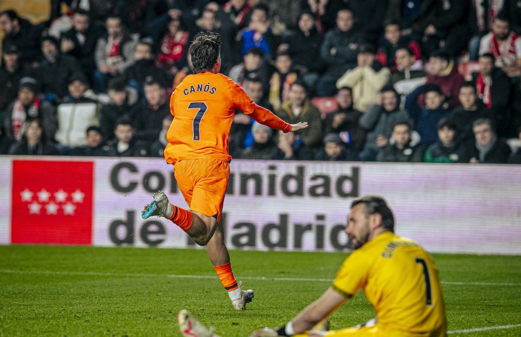 Εκεί που οι μεγάλοι γκέλαραν, νίκησε η Βαλένθια με «χρυσή» γκολάρα πρώην άσου του Ολυμπιακού! (vid)