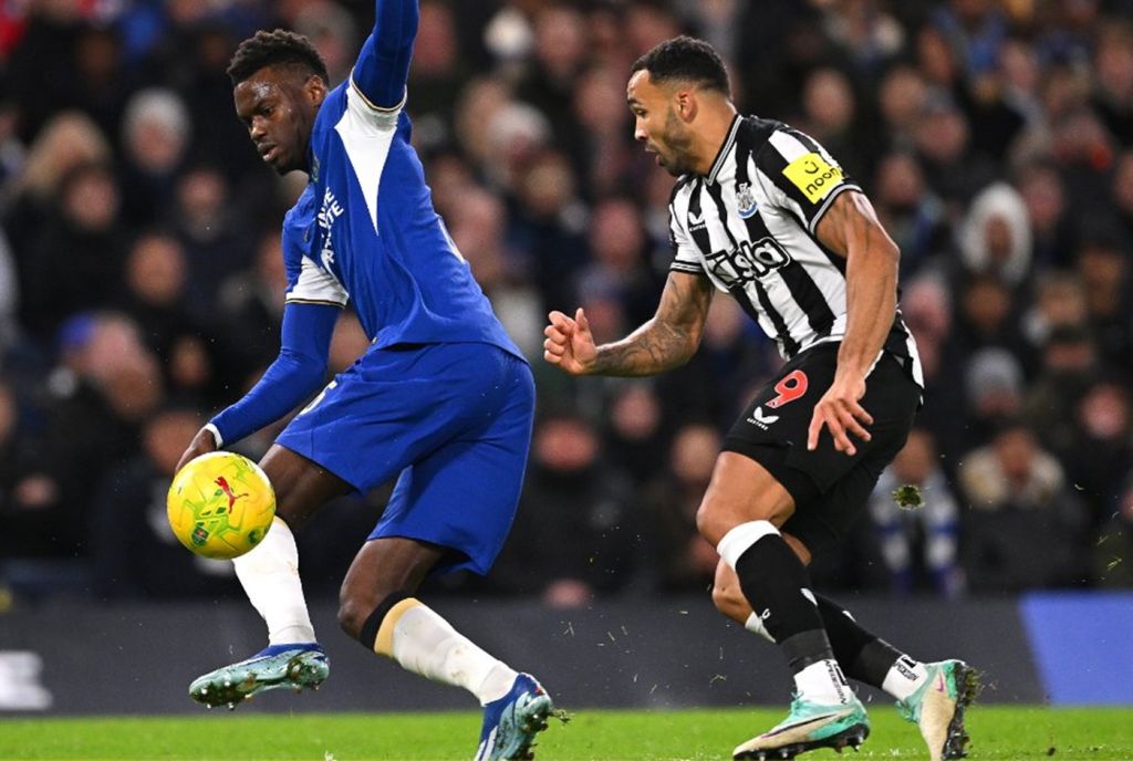 Τσέλσι – Νιούκαστλ: Ούτε στη League 2 αυτά… Τραγελαφικό λάθος του Μπαντιασίλ για το 0-1!