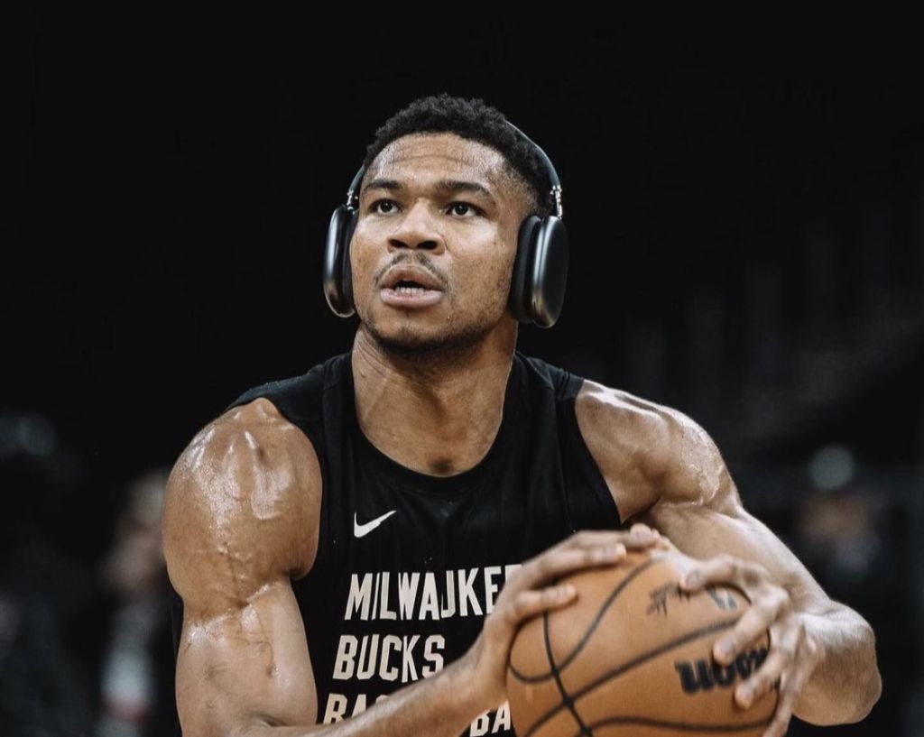 Γιάννης Αντετοκούνμπο: «Αυτός είναι ο GOAT του ποδοσφαίρου! Μας πως το κάνει;»