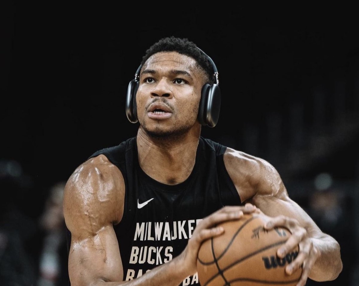 Γιάννης Αντετοκούνμπο: «Αυτός είναι ο GOAT του ποδοσφαίρου! Μας πως το κάνει;»