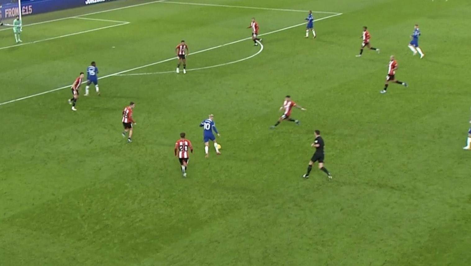 Μούντρικ, τι σουτάρα… ΔΕΝ έκανες- Έστειλε την μπάλα σε άλλο γήπεδο! (vid)