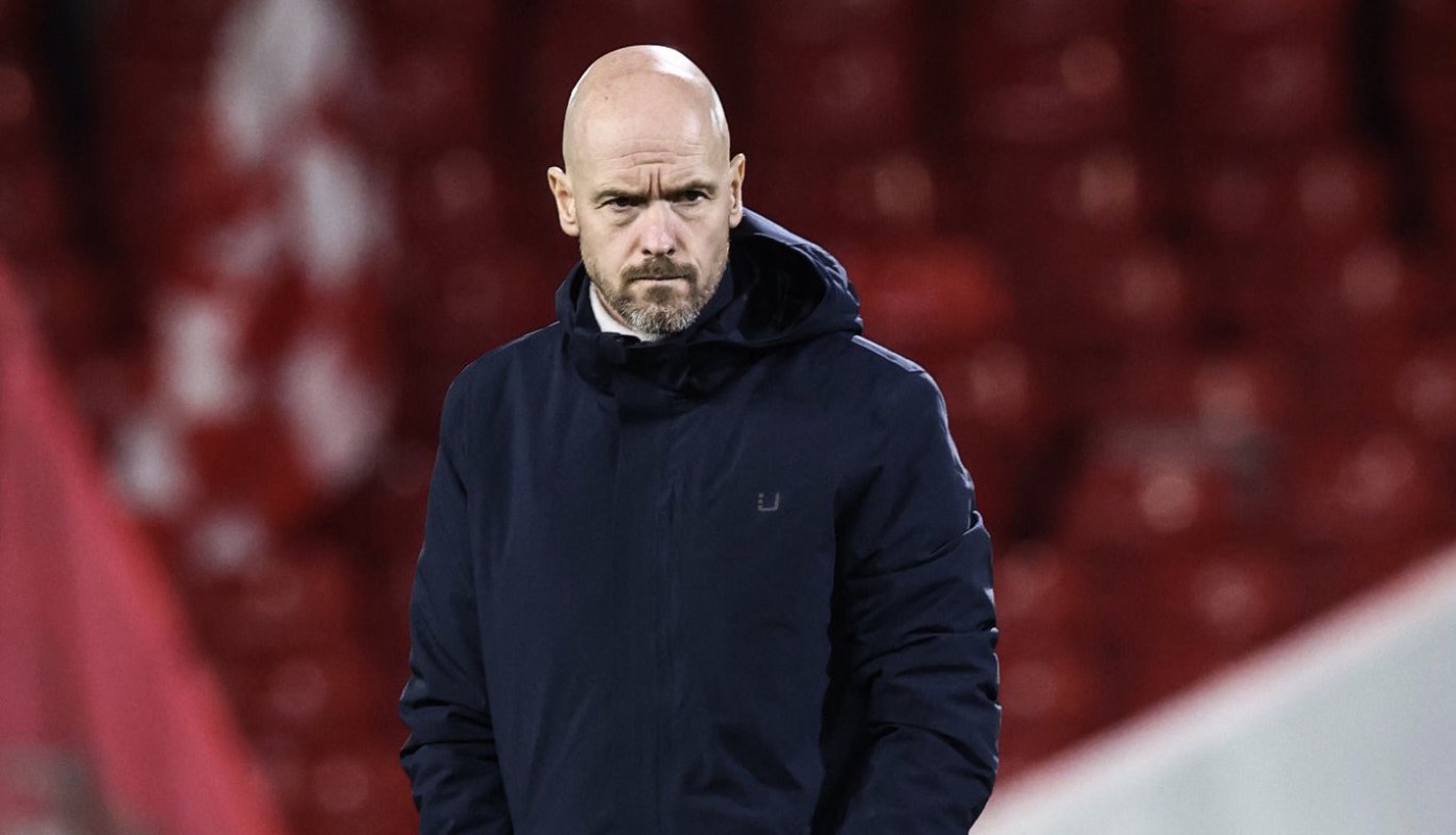 Ο απίστευτος λόγος της… μη απόλυσης του Τεν Χαγκ – Δεν φεύγει ακόμα και αν διασυρθεί!